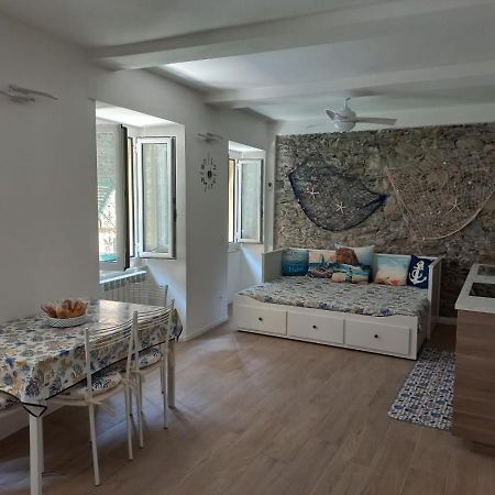 Casa Maja Apartment Riomaggiore Bagian luar foto